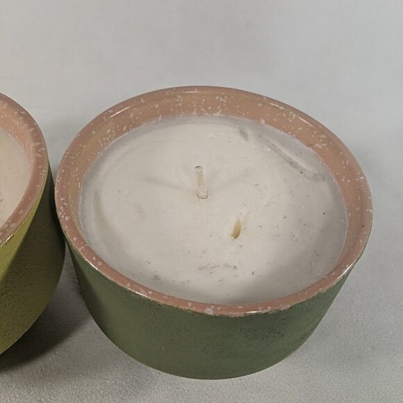 Illume 2 Set Candles Citron & Vetiver 11.9 oz 338 g NEW $78 MSRP Green Yellow - Picture 3 of 11